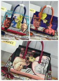 Picture of Versace Lady Handbags _SKUfw68800738fw